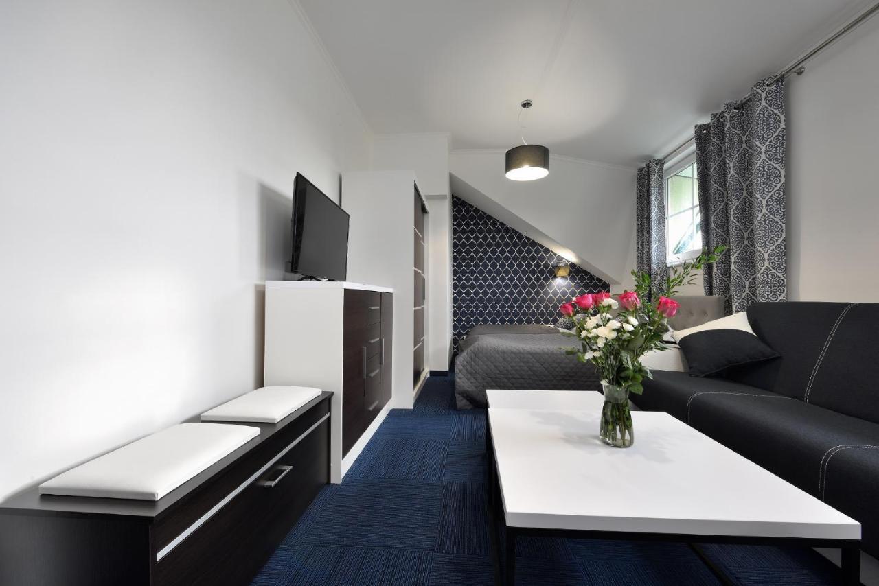 Hotel Agat Piotrkow Trybunalski Bagian luar foto