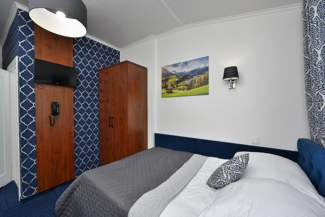 Hotel Agat Piotrkow Trybunalski Bagian luar foto
