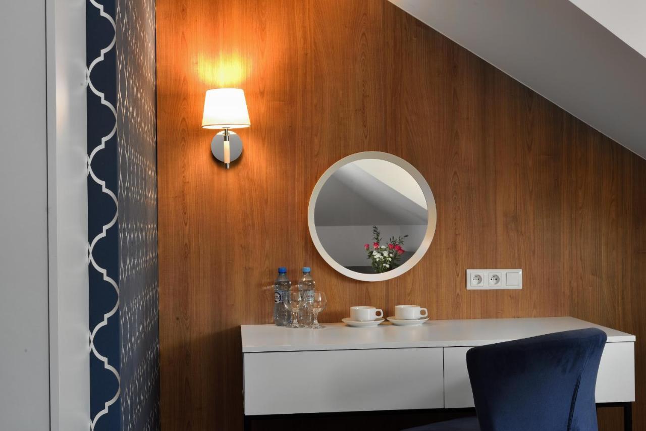 Hotel Agat Piotrkow Trybunalski Bagian luar foto