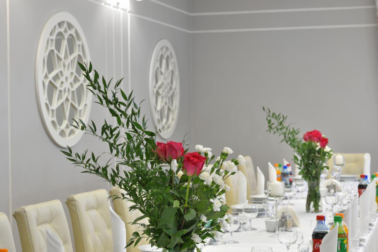 Hotel Agat Piotrkow Trybunalski Bagian luar foto