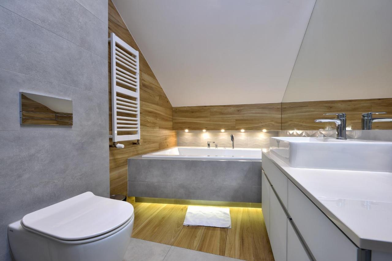 Hotel Agat Piotrkow Trybunalski Bagian luar foto