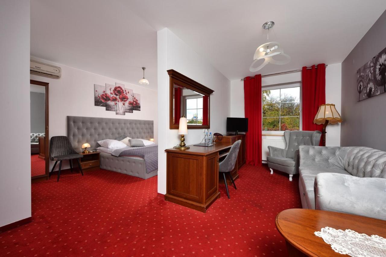 Hotel Agat Piotrkow Trybunalski Bagian luar foto