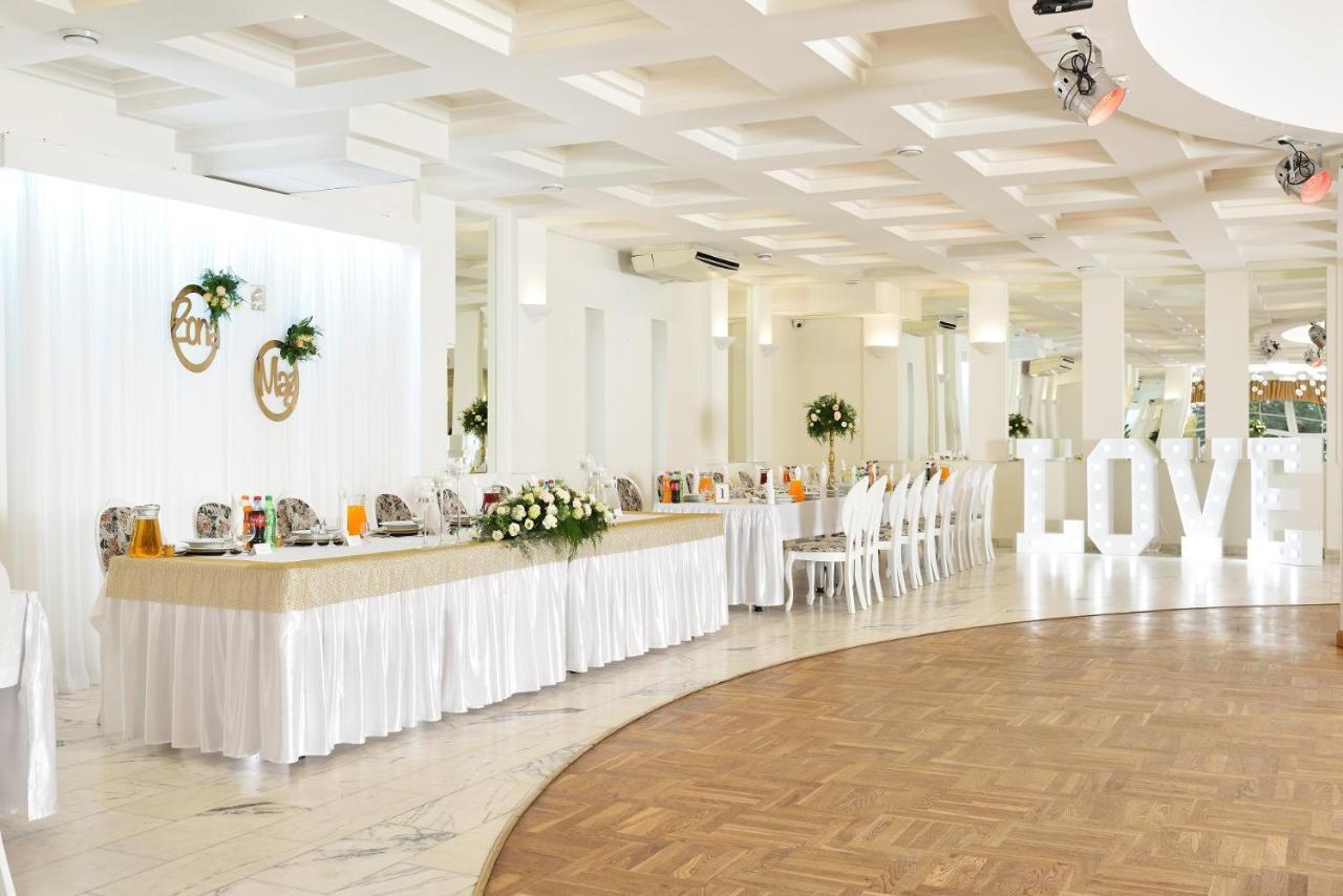 Hotel Agat Piotrkow Trybunalski Bagian luar foto