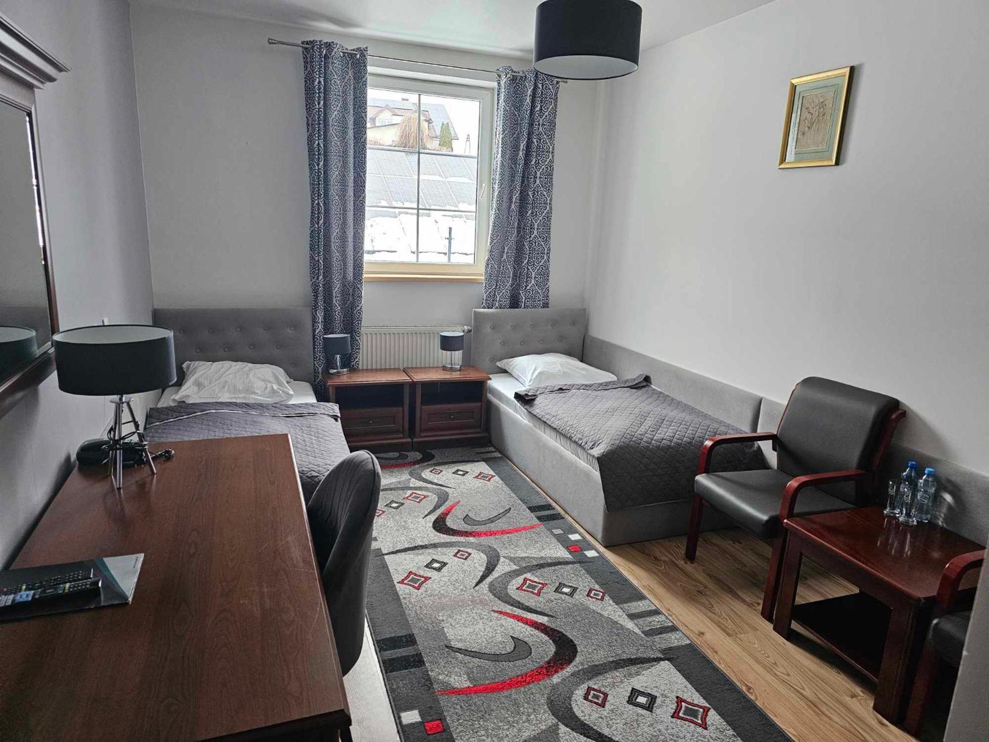 Hotel Agat Piotrkow Trybunalski Bagian luar foto