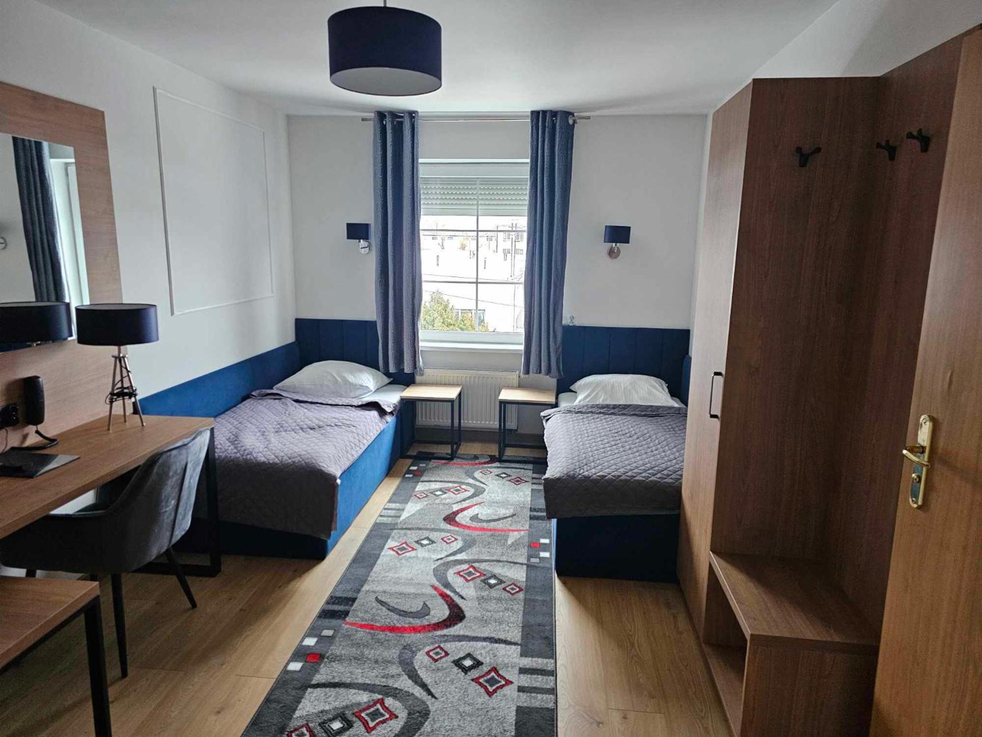 Hotel Agat Piotrkow Trybunalski Bagian luar foto